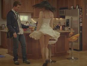 Krysten Ritter in How To Make Love To A Woman, photo 11