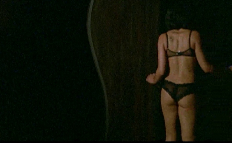 Shelli Boone in Holla, photo 4