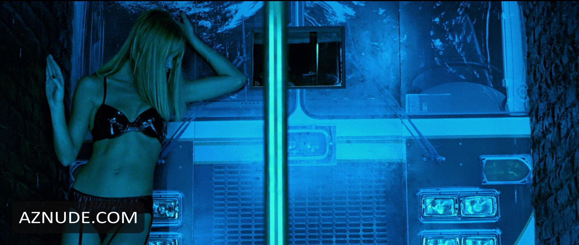 Ashley Scott in Walking Tall, photo 9