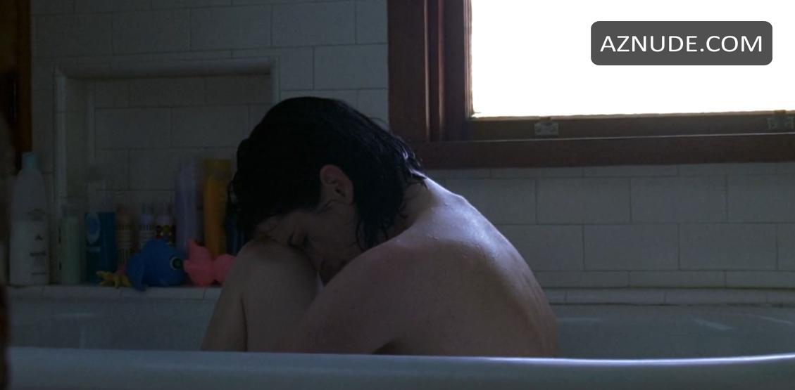 Krysten Ritter in L!fe Happens, photo 17