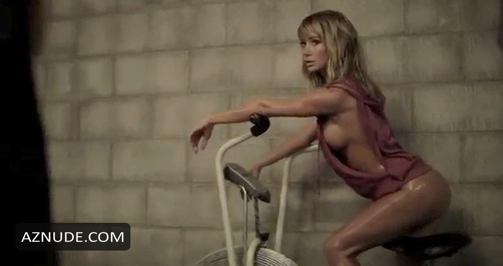 Sara Jean Underwood in Sara Jean Underwood: Men's Fitness Magazine, photo 5