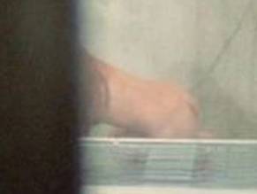 Beni Cardoso in Barbed Wire Dolls, photo 10