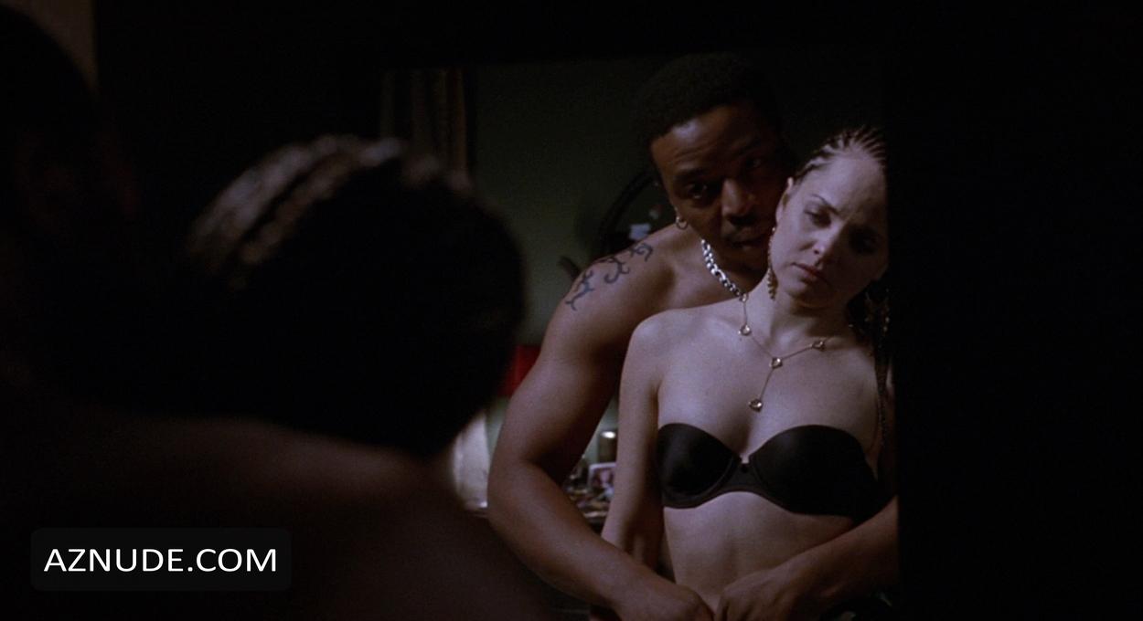 Mena Suvari in Stuck, photo 10