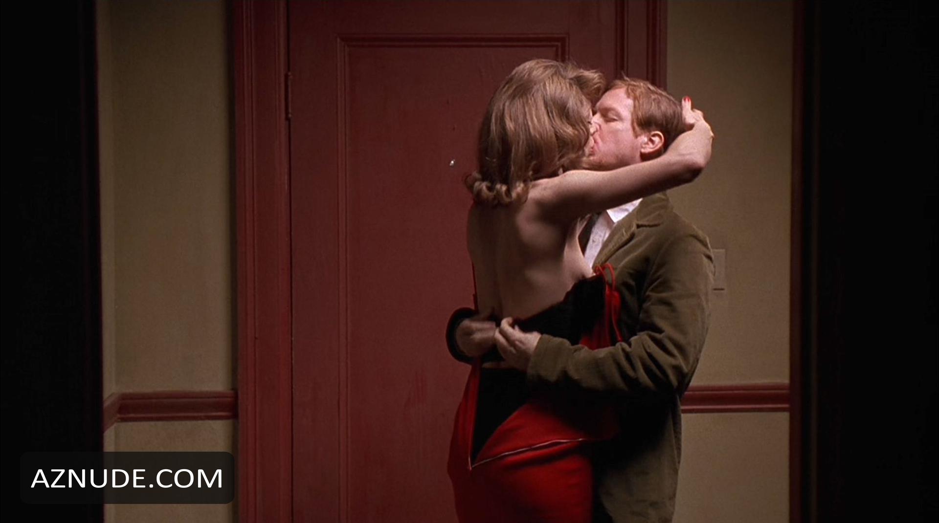 Illeana Douglas in Grace of My Heart, photo 29