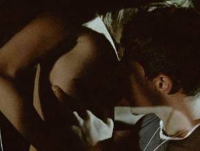 Polly Shannon in Lie with Me, photo 4