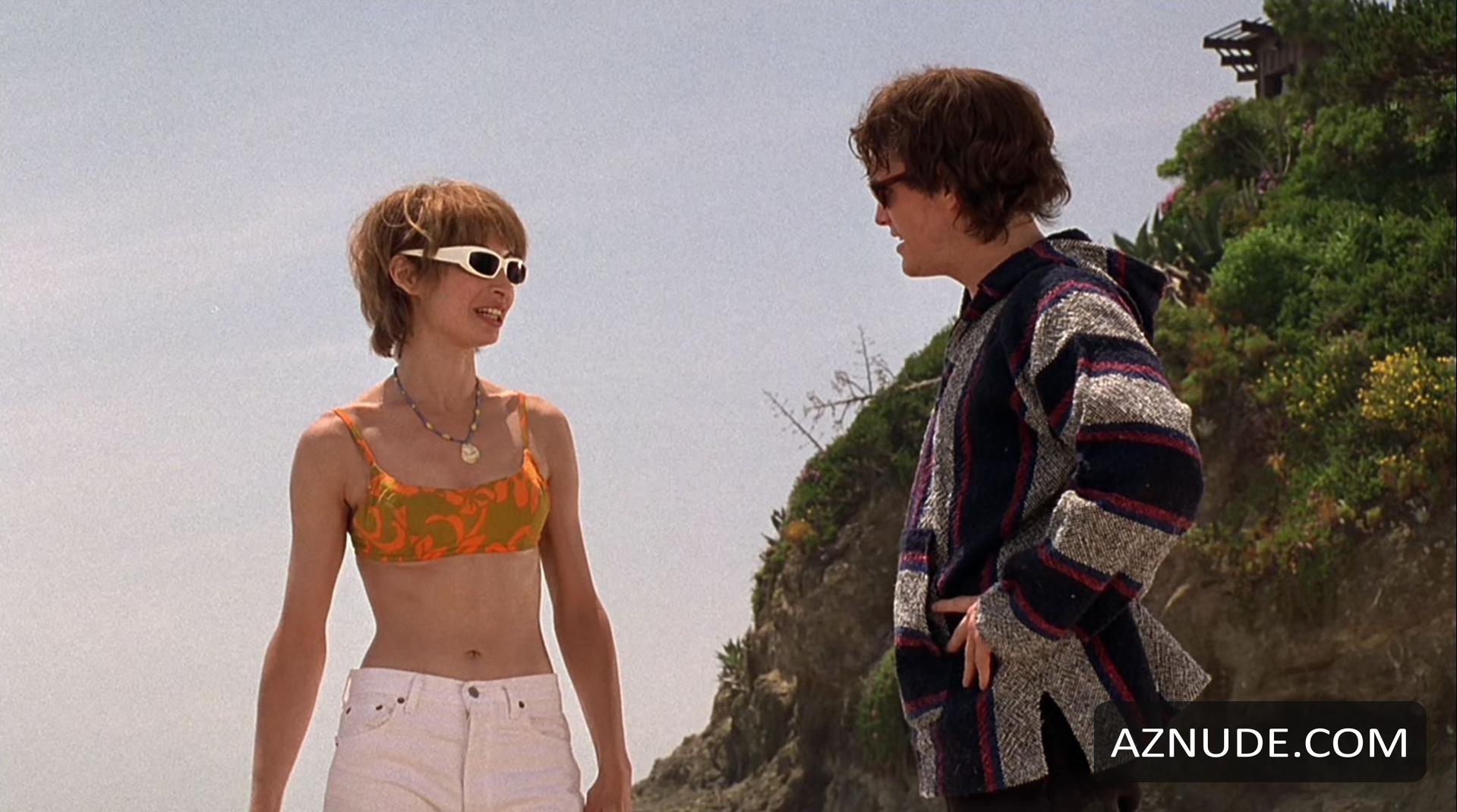 Illeana Douglas in Grace of My Heart, photo 28