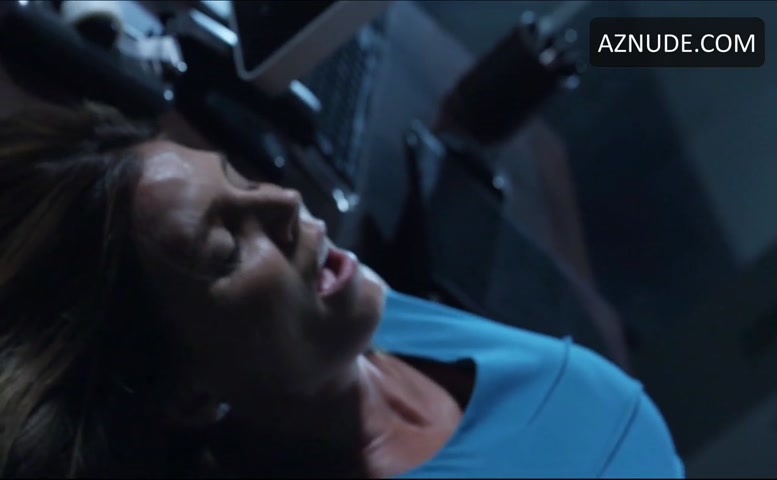 Charisma Carpenter in Bound, photo 1