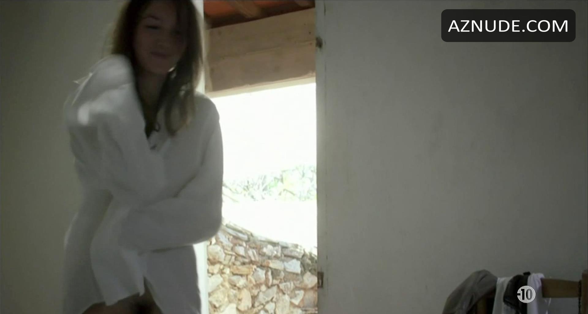 Anais Demoustier in Living on Love Alone, photo 7