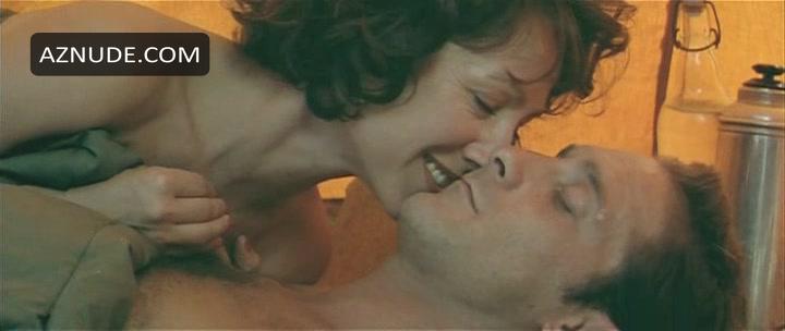 Valeria Bruni Tedeschi in C'est La Vie!, photo 26