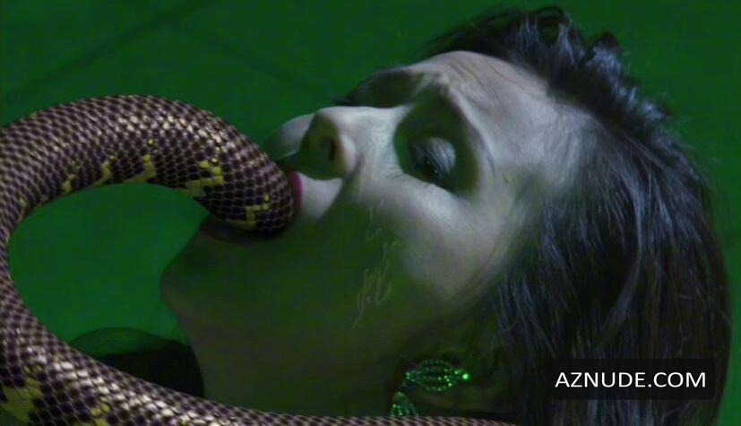Aya Sugimoto in Flower and Snake, photo 136