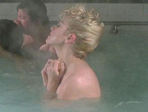 Madonna in Shanghai Surprise, photo 15