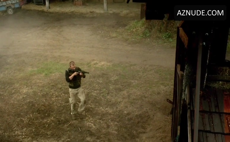 Stephanie Vogt in Strike Back, photo 1