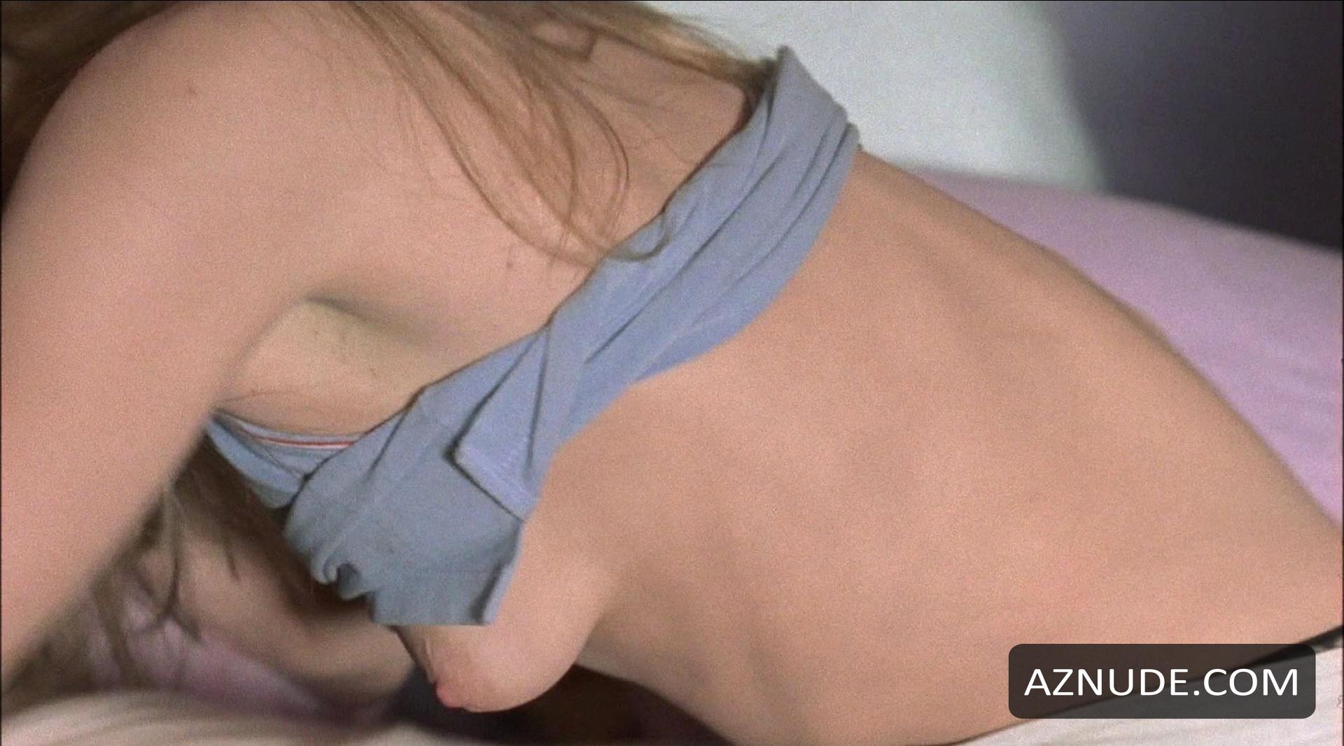 Dominique Swain in New Best Friend, photo 4