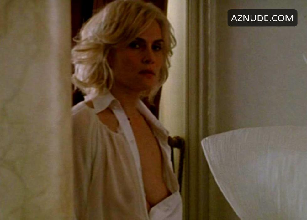 Emmanuelle Seigner in Backstage, photo 2