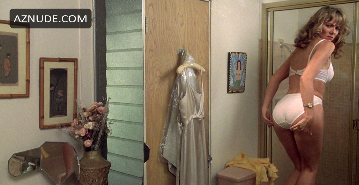Kim Cattrall in Live Nude Girls, photo 31