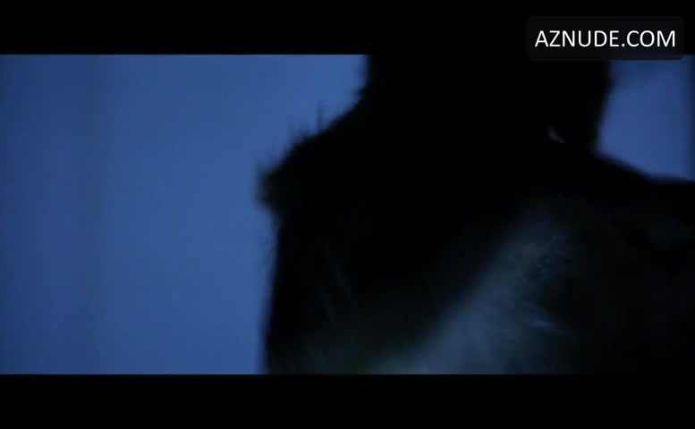 Ann Magnuson in The Hunger, photo 0