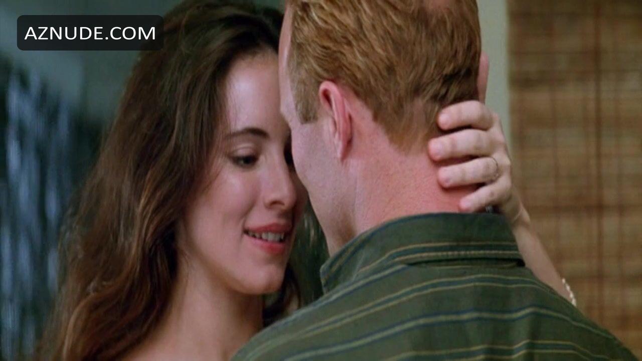 Madeleine Stowe in China Moon, photo 44