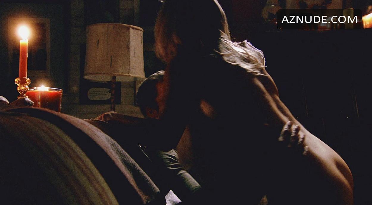 Julie Benz in Dexter, photo 11