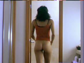 Vicenta N'dongo in Los Lobos De Washington, photo 14