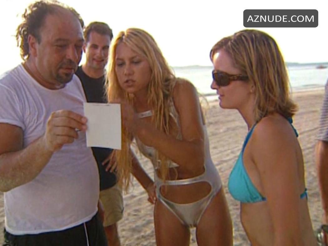 Anna Kournikova in Sports Illustrated: Swimsuit 2004, photo 2