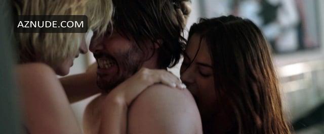 Lorenza Izzo in Knock Knock, photo 18