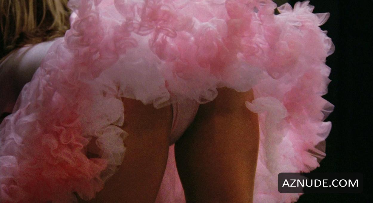 Linnea Quigley in Night Of The Demons, photo 1