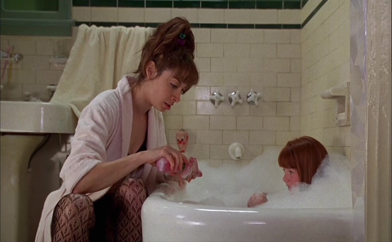 Illeana Douglas in Grace of My Heart, photo 22