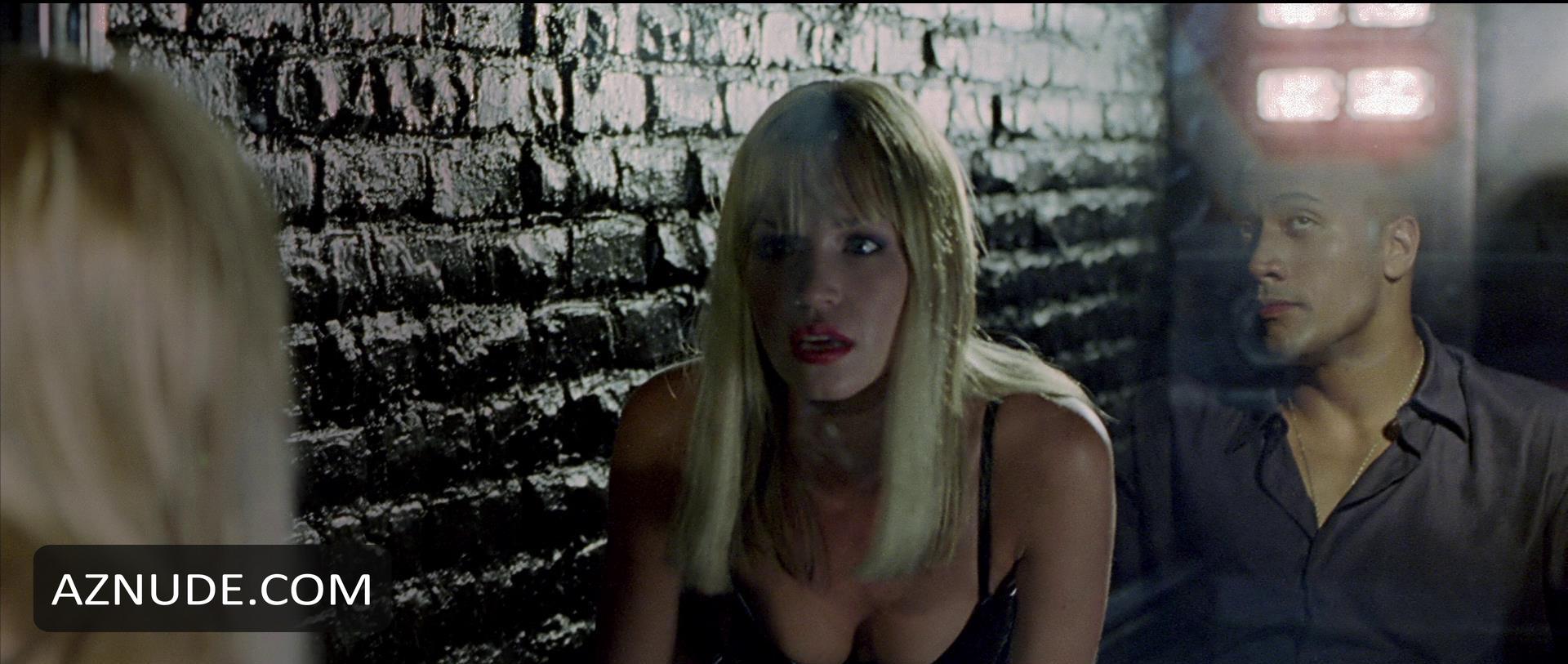 Ashley Scott in Walking Tall, photo 56