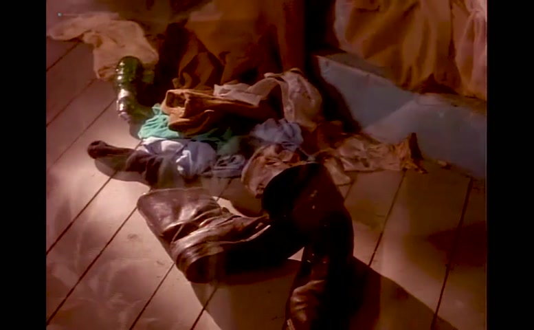 Roya Megnot in Tales From The Crypt, photo 17