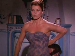 Senta Berger in La padrona e servita, photo 21