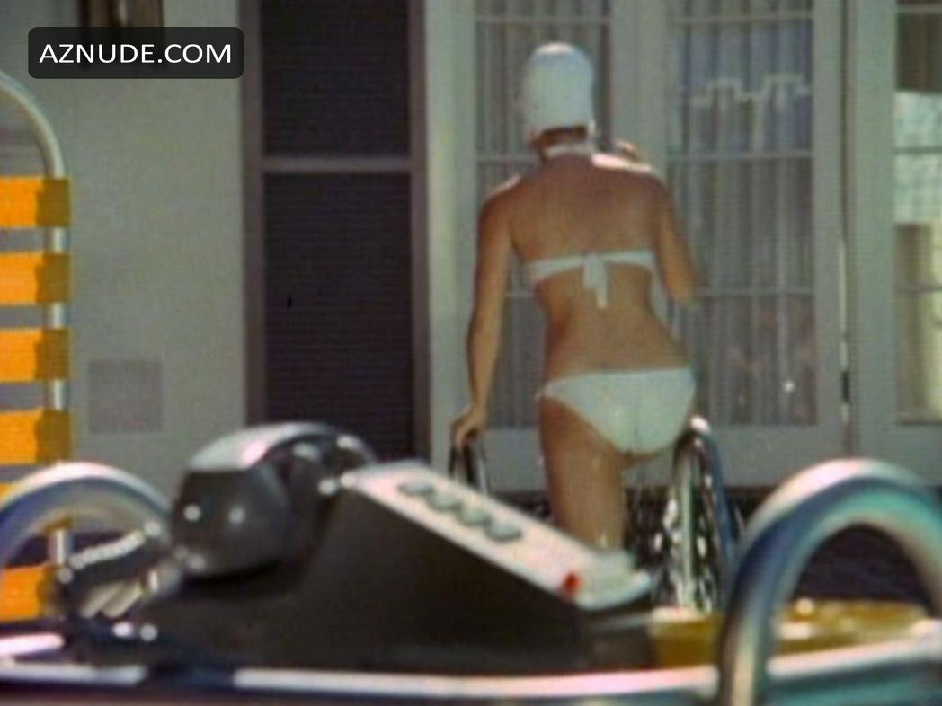 Jaclyn Smith in Charlie's Angels, photo 23