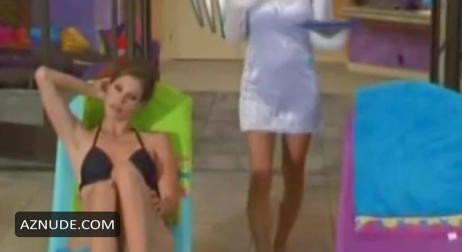 Molly Culver in V.i.p., photo 22