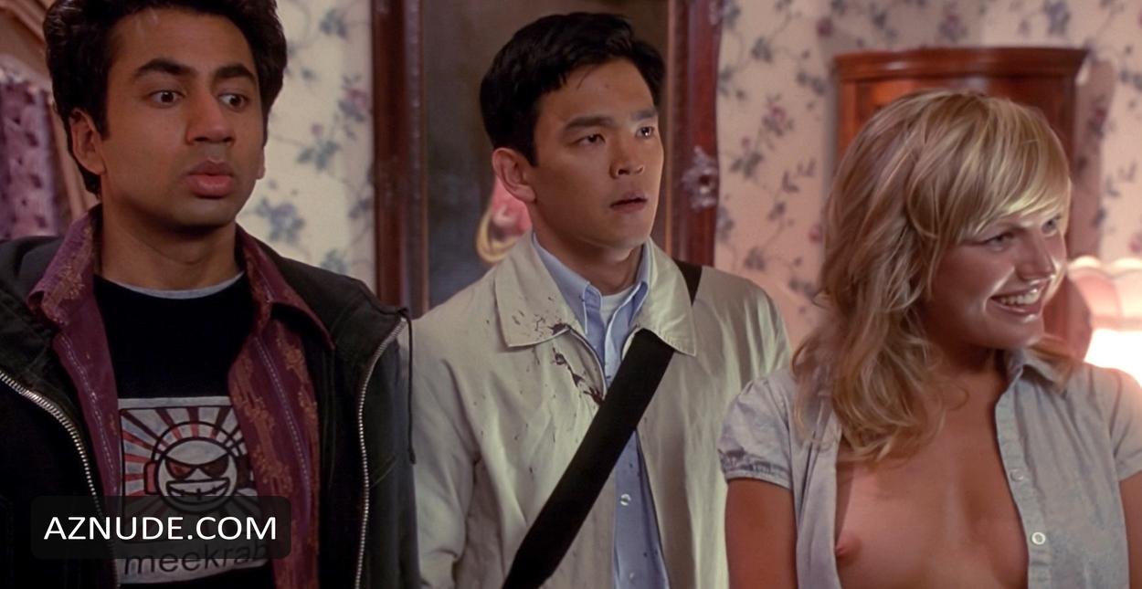 Malin Akerman in Harold & Kumar Go to White Castle, photo 6