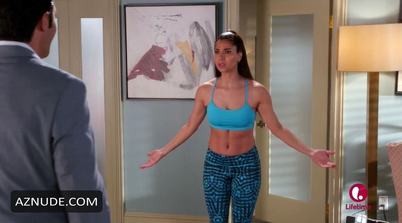 Roselyn Sanchez in Devious Maids (2013-), photo 23