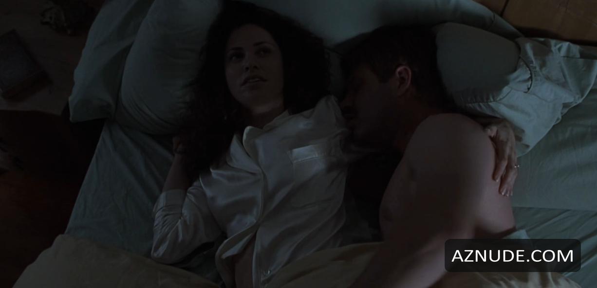 Amy Brenneman in Your Friends And Neighbors, photo 1