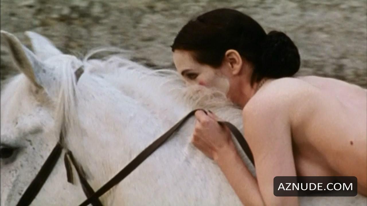 Polly Walker in 81/2 Women, photo 39