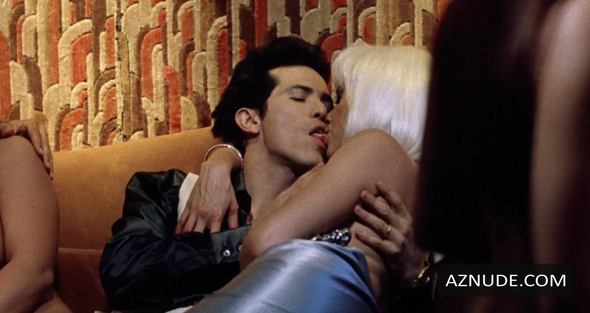 Mira Sorvino in Summer Of Sam, photo 5