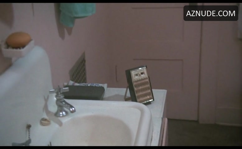 Robin Mattson in Bonnie's Kids, photo 1