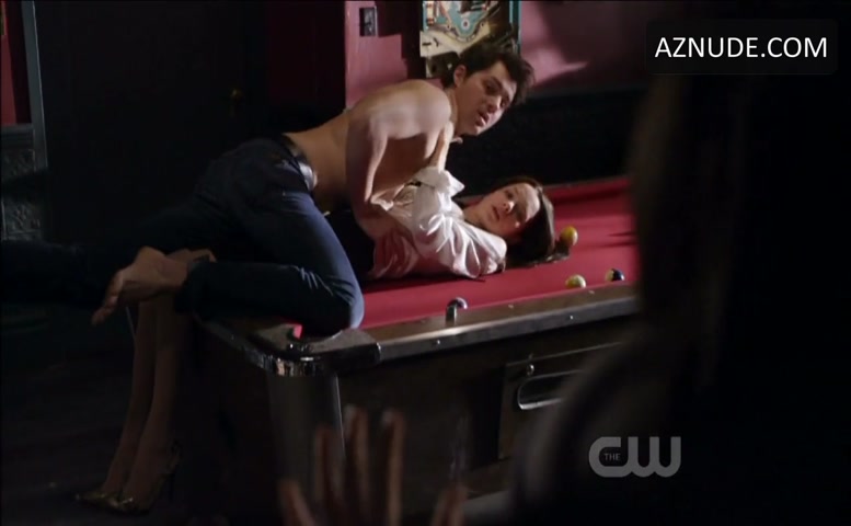 Gina Holden in Life Unexpected, photo 2