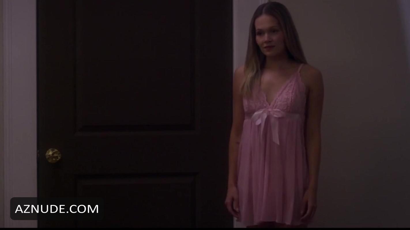 Kelli Berglund in Wallbanger, photo 2