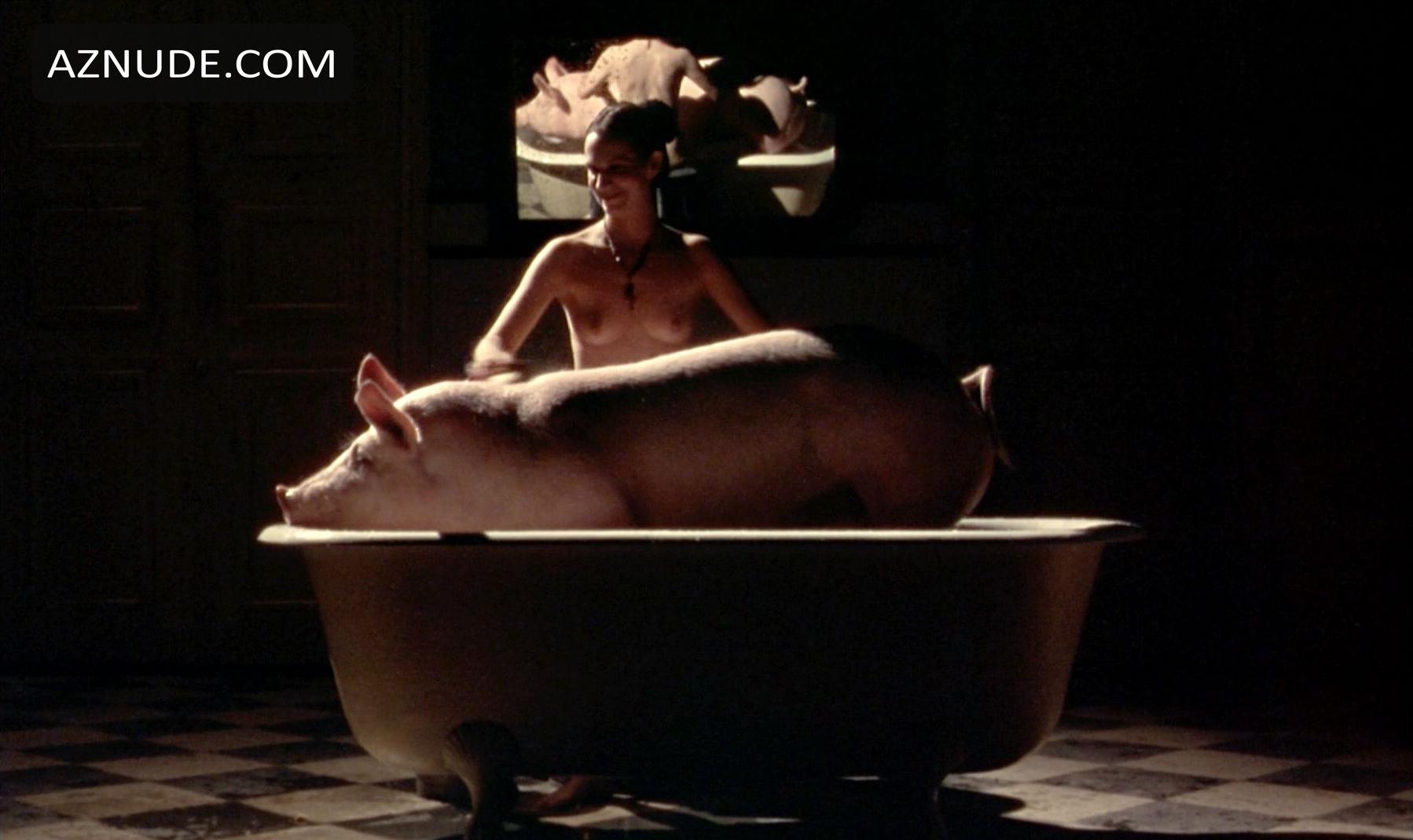 Amanda Plummer in 81/2 Women, photo 20