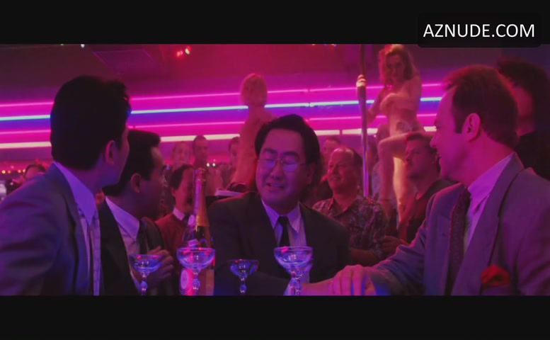 Rena Riffel in Showgirls, photo 12