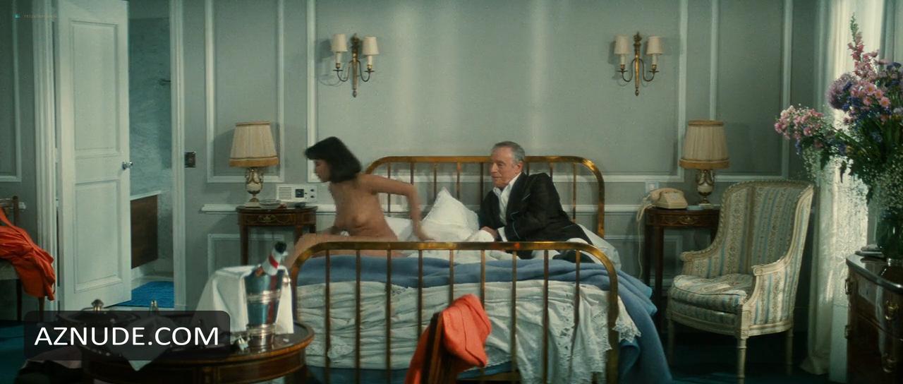 Mathilda May in Trois places pour le 26, photo 30