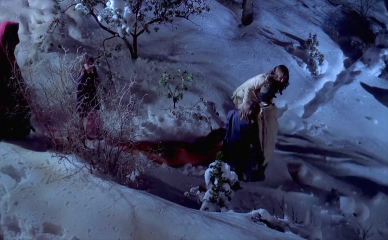 Carolyn Stellar in Devil Times Five, photo 18