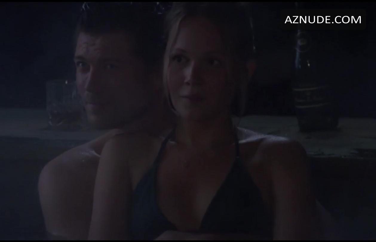 Kelli Berglund in Wallbanger, photo 42