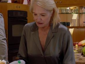 Ellen Barkin in Animal Kingdom (2016-), photo 20