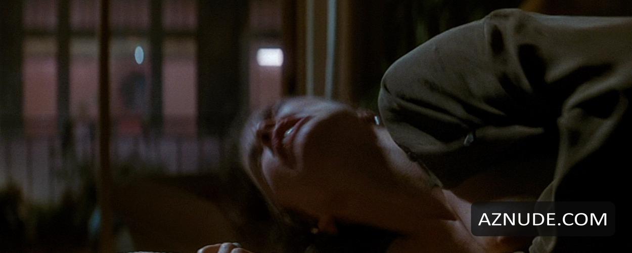 Jeanne Tripplehorn in Basic Instinct, photo 15