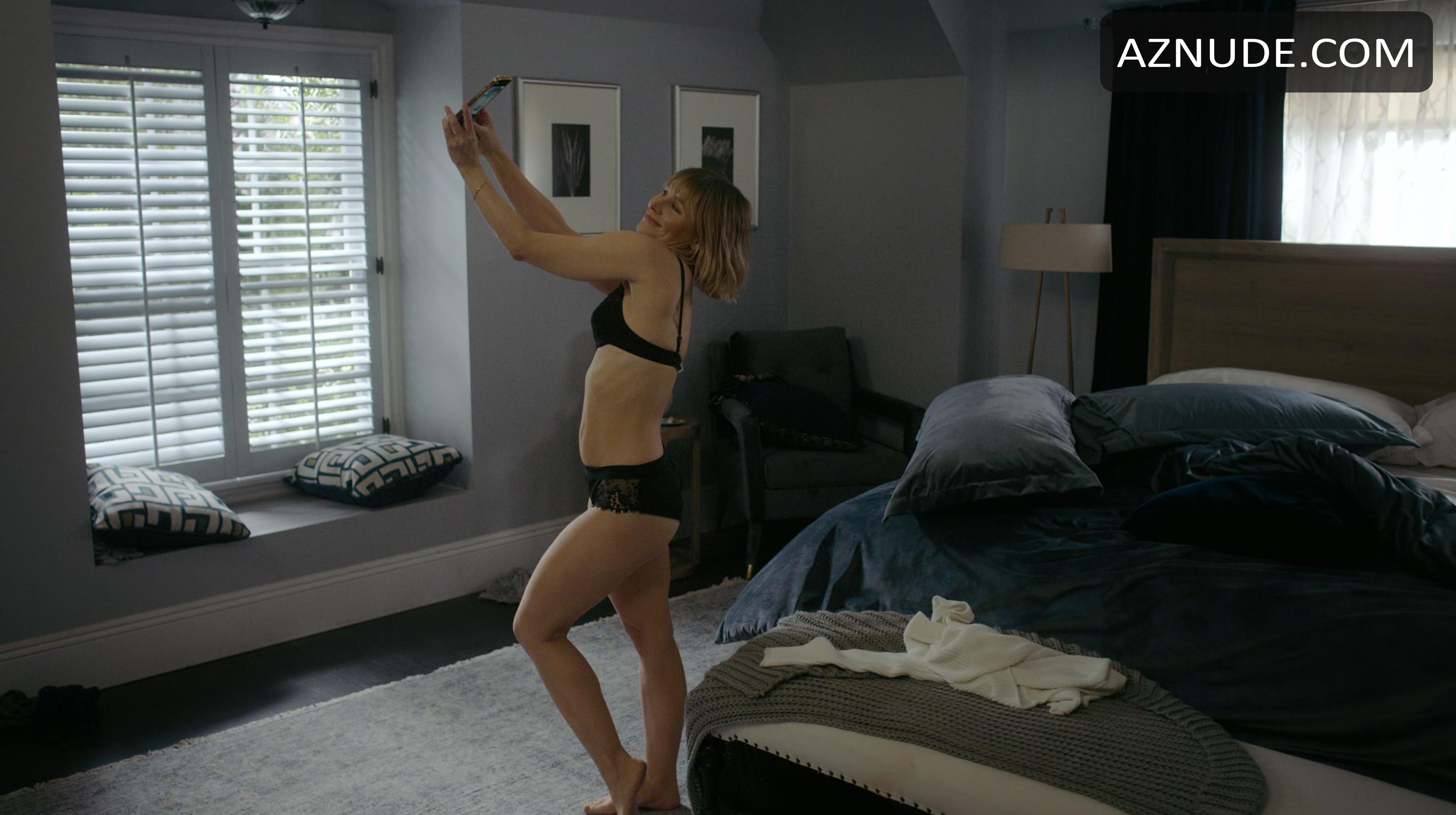 Kristen Bell in The Woman in the House Across the Street from the Girl in the Window (2022-), photo 42
