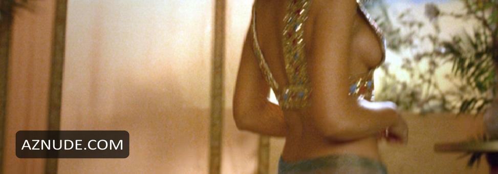 Monica Bellucci in Asterix & Obelix: Mission Cleopatre, photo 7
