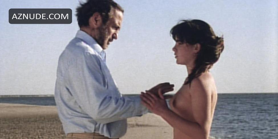 Katya Berger in Tales Of Ordinary Madness, photo 6